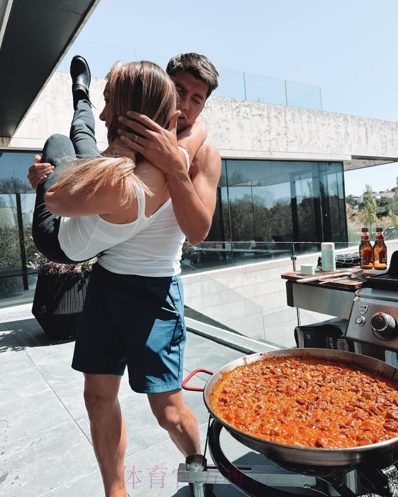 莫拉塔已搬出他与妻子及孩子的家,夫妻俩已分居数周之久 莫拉塔已搬出他与妻子及孩子的家,夫妻俩已分居数周之久